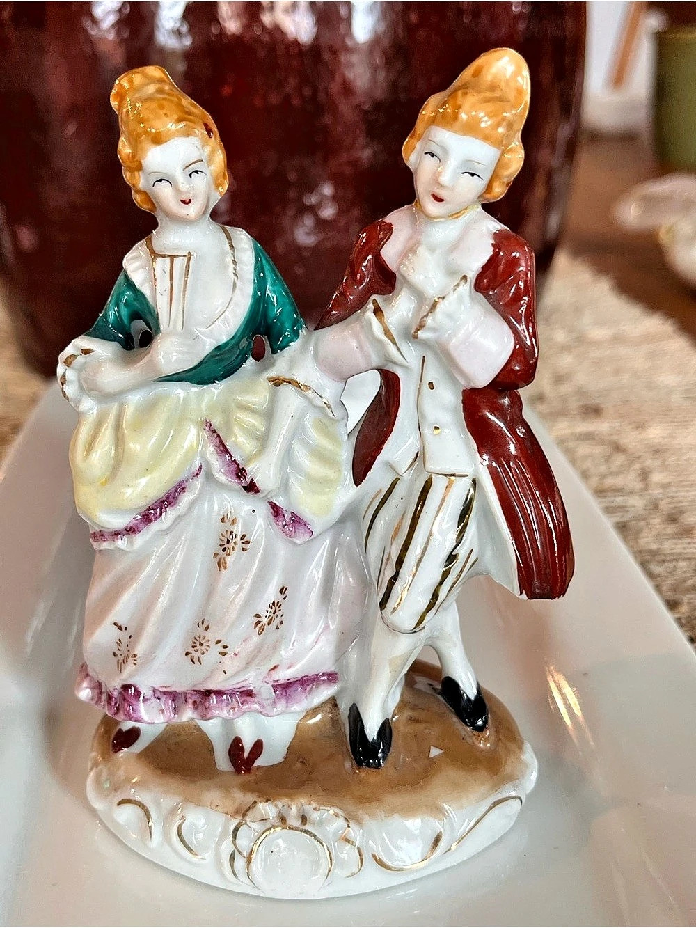 Vintage Porcelain VictoriaCouple Figurine in White & Red 1945-1952